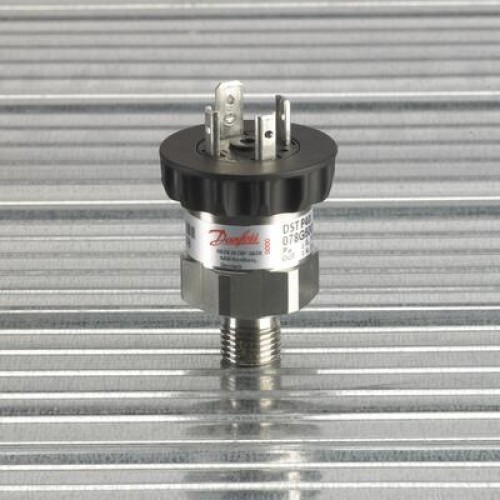 DANFOSS  078G5011 — Преобразователь (датчик) давления DST P40I, 0-100 бар, выходной сигнал 4-20 мА, присоединение по давлению G1/2, IP 65 