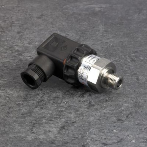 DANFOSS  078G5011 — Преобразователь (датчик) давления DST P40I, 0-100 бар, выходной сигнал 4-20 мА, присоединение по давлению G1/2, IP 65 